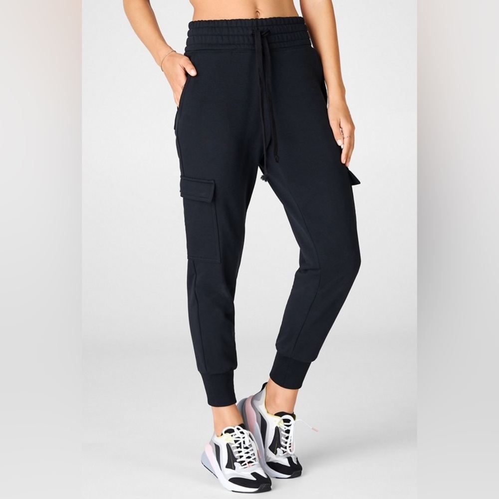 Fabletics Kylie cargo jogger